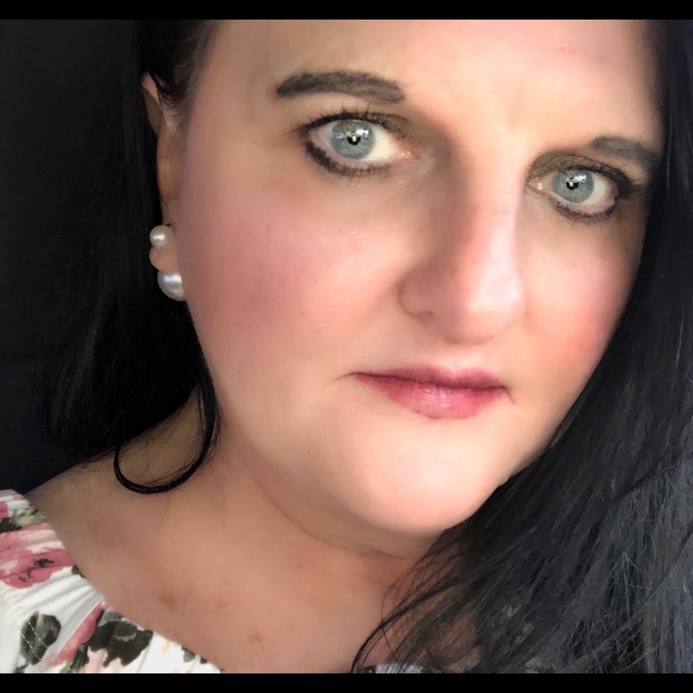 Meet your Posher, Linlinda